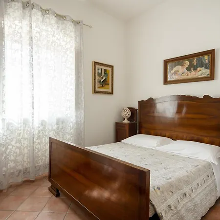 Villa Casale Dello Zio, Private Wood