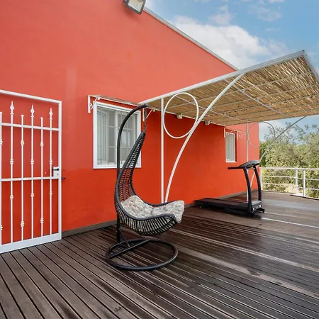 Casale Dello Zio, Private Wood Villa